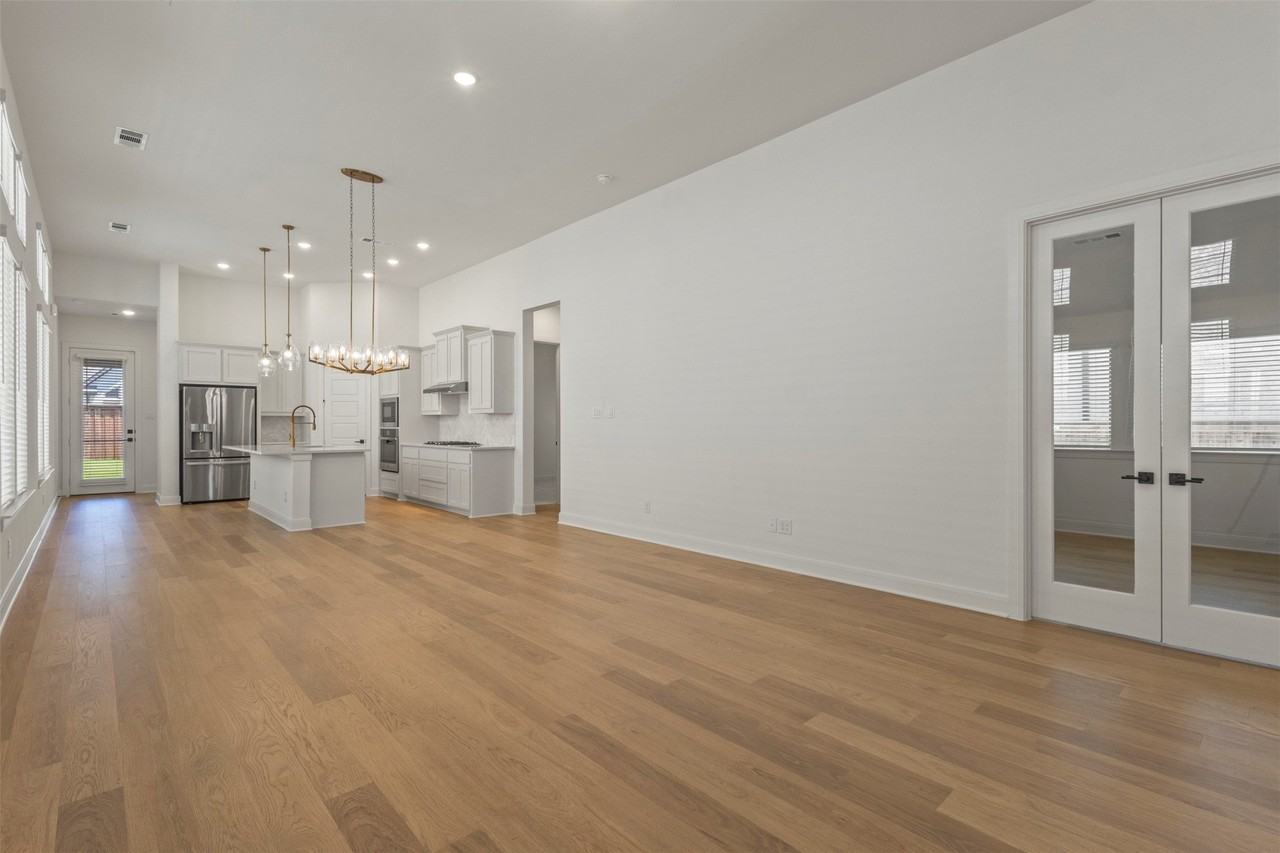 9105 Buckeye Bnd - Photo 4 of 24