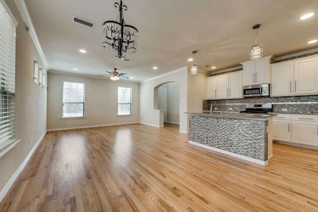 636 S Greenville Ave - Photo 2 of 17
