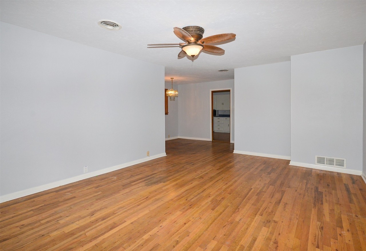 2515 N Shannon St - Photo 2 of 24