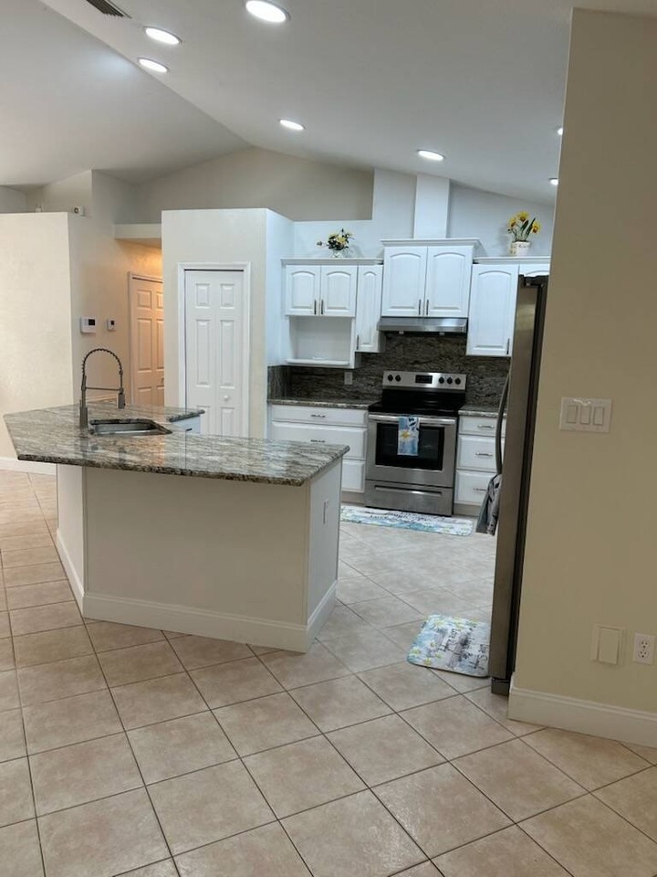 5617 County Road 621 - Photo 6 of 26