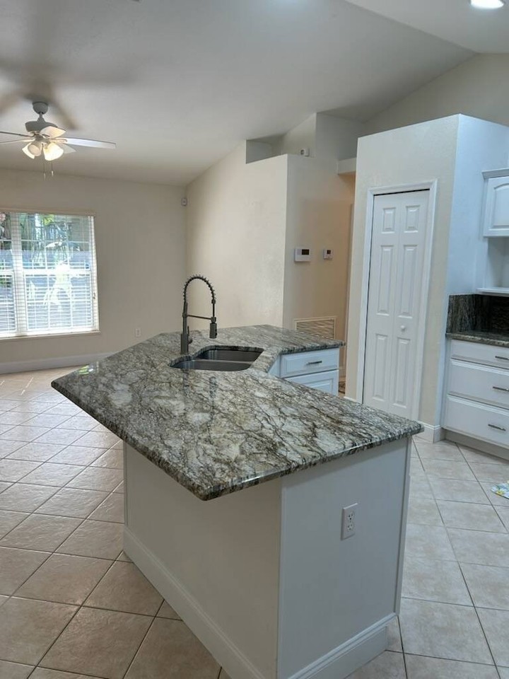 5617 County Road 621 - Photo 7 of 26