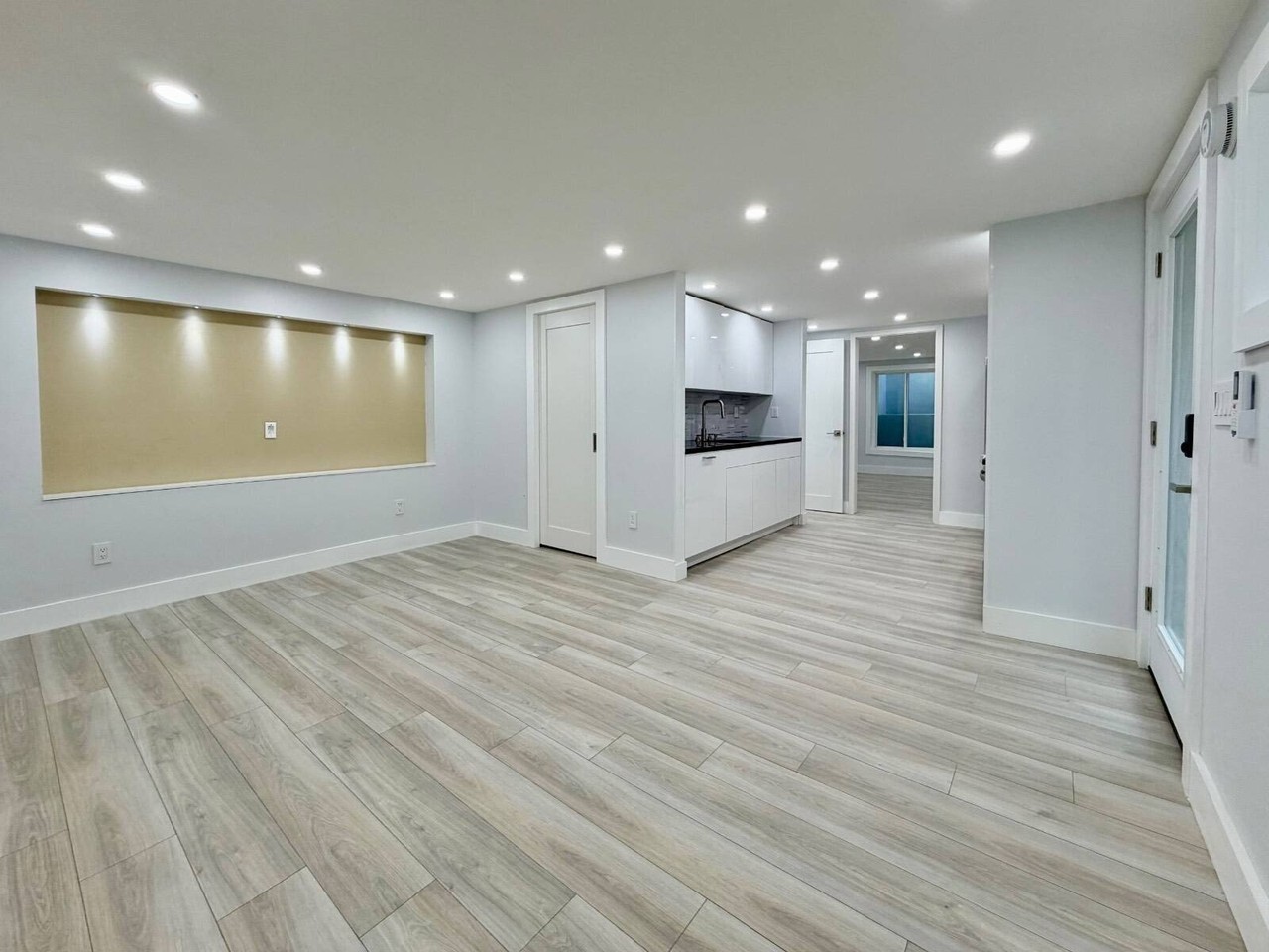 764 Warburton Ave - Photo 4 of 23