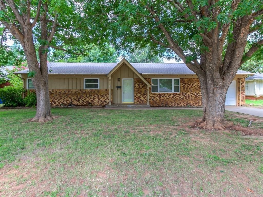 9917 Village Dr - Photo 2 of 37