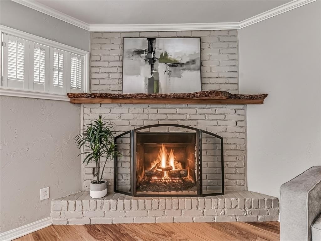 9917 Village Dr - Photo 3 of 37