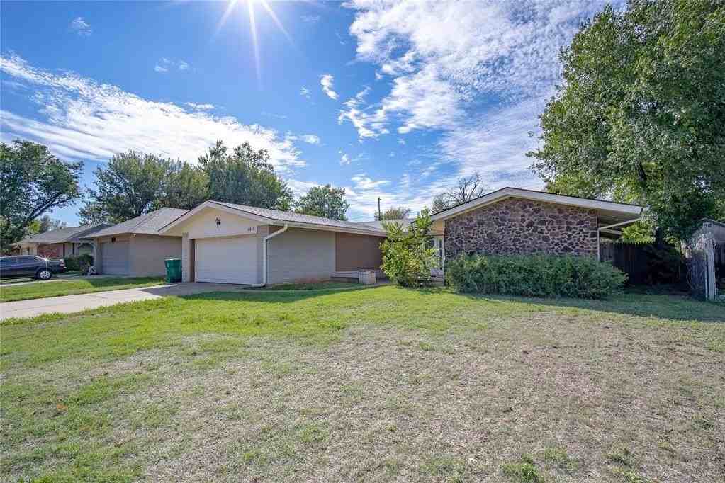 6813 N Barr Ave - Photo 2 of 24