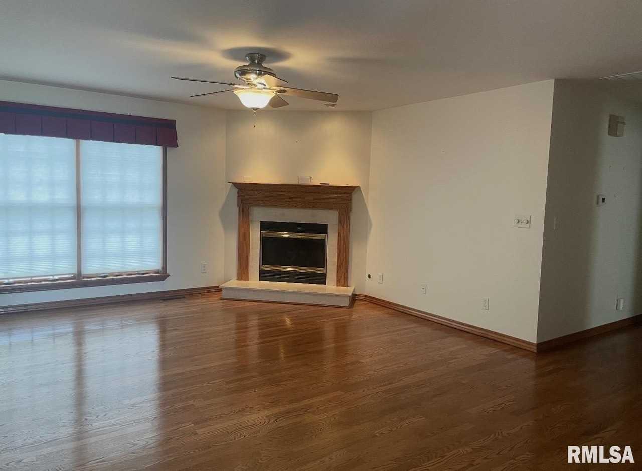 2442 Glencoe St - Photo 2 of 17