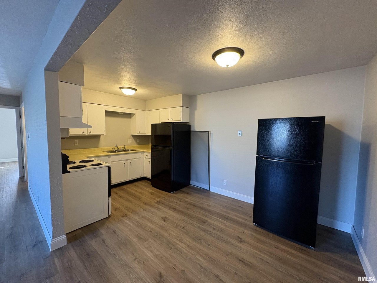 1107 Koch St #3 - Photo 5 of 15