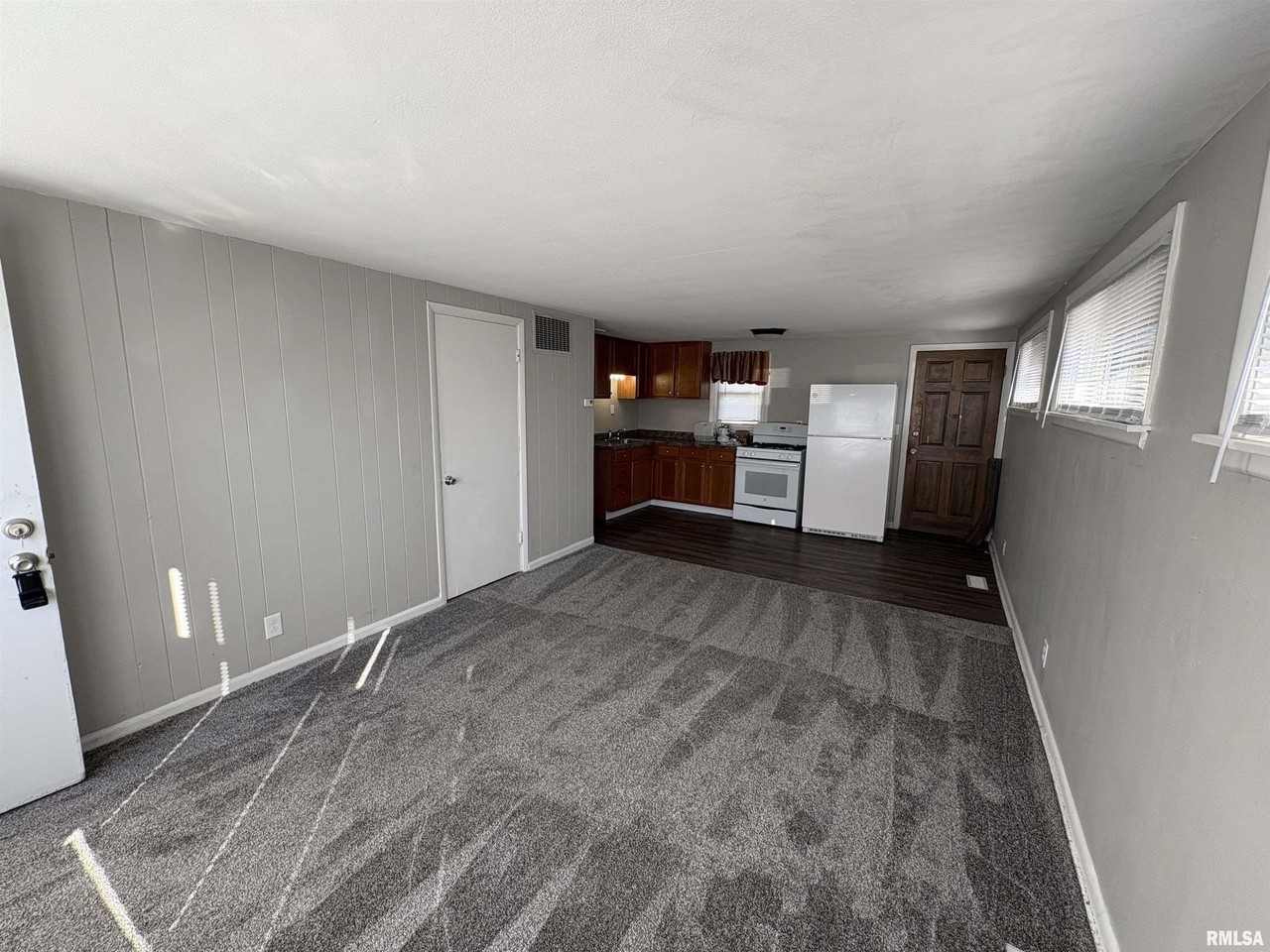 301 Amanda St #B - Photo 3 of 11