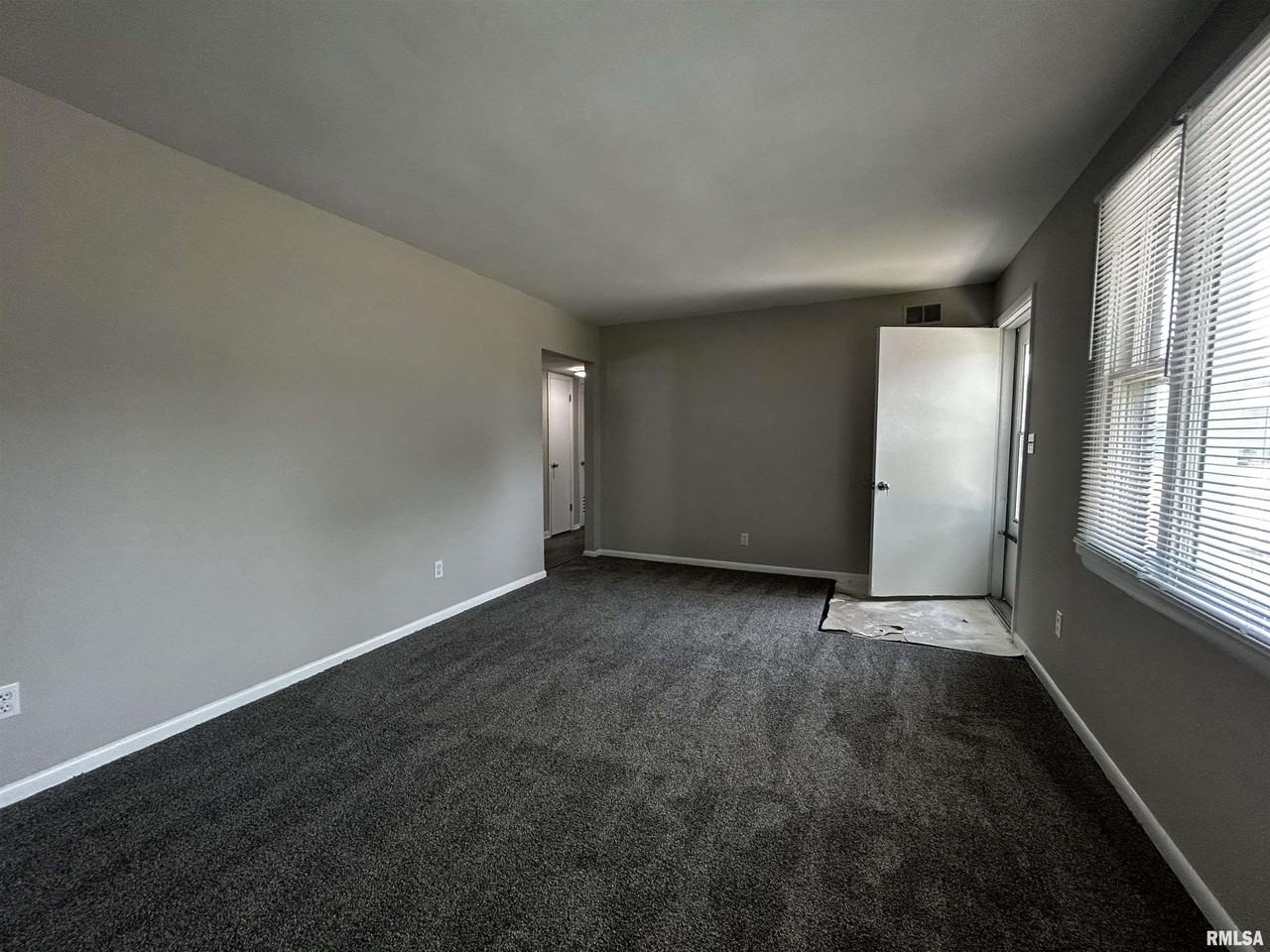 5806 W Farmington Rd #B - Photo 5 of 12