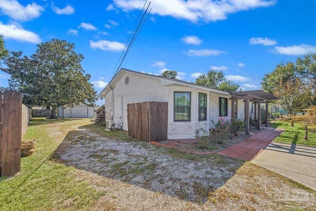 11705 Gulf Beach Hwy - Photo 6 of 42