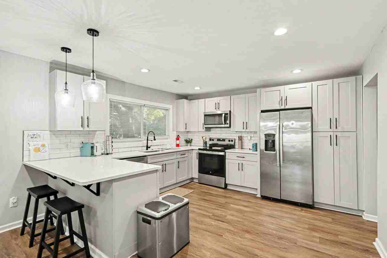 Parkway Ave - Photo 3 of 17
