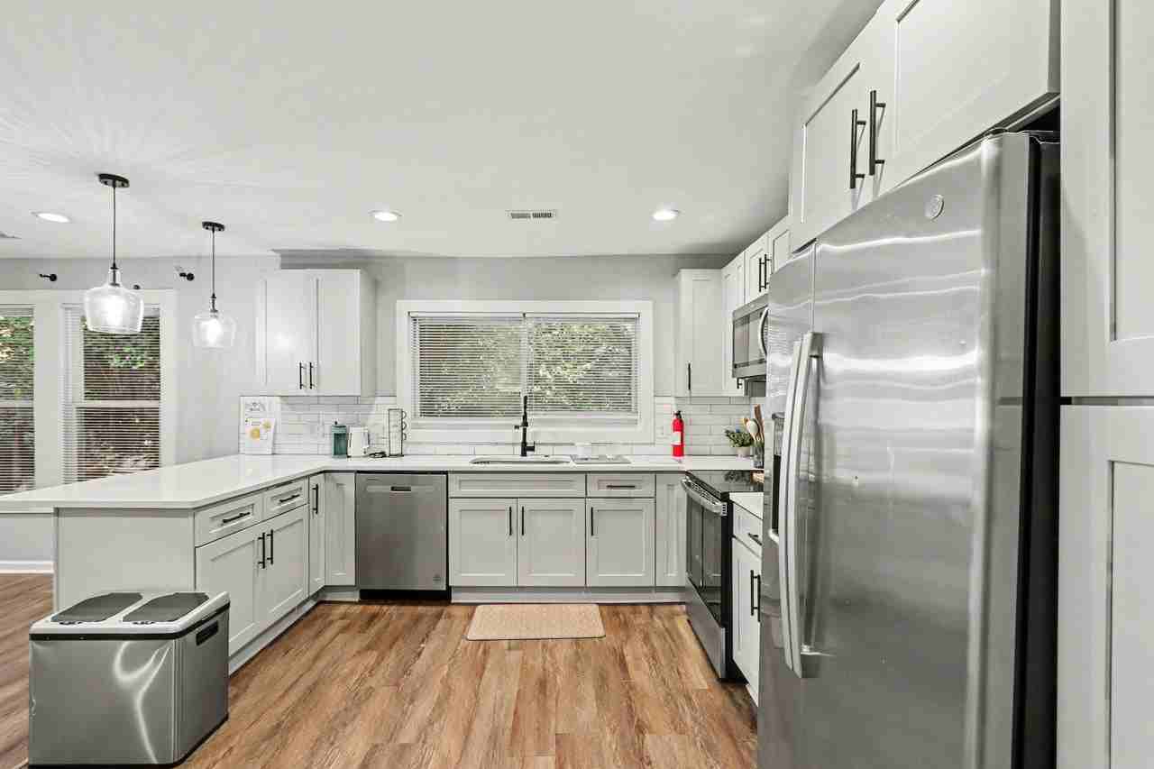 Parkway Ave - Photo 4 of 17