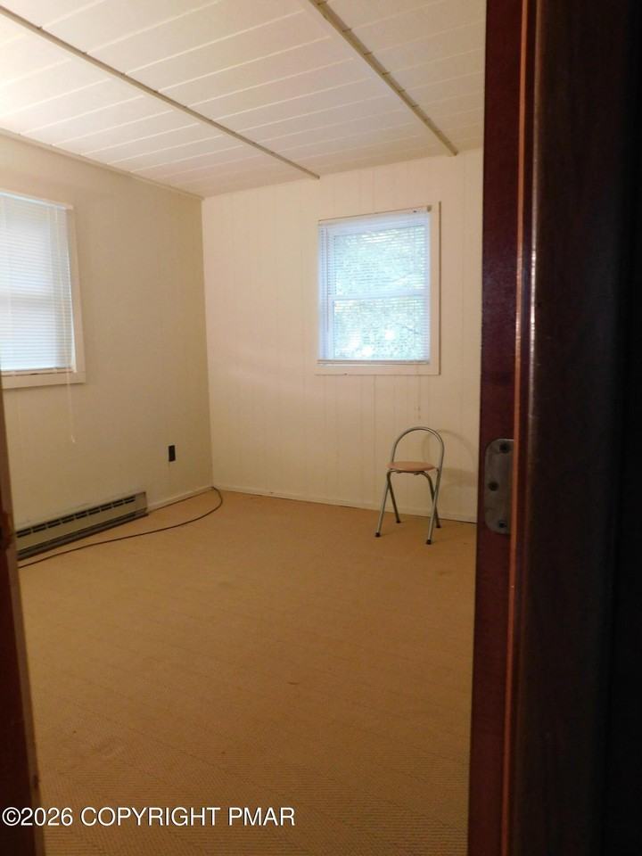 241 Regent St - Photo 7 of 15