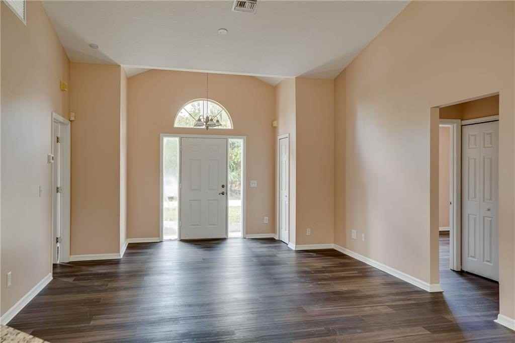8416 95th Ct - Photo 6 of 24