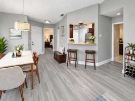 featured image of 815 W Boynton Beach Blvd