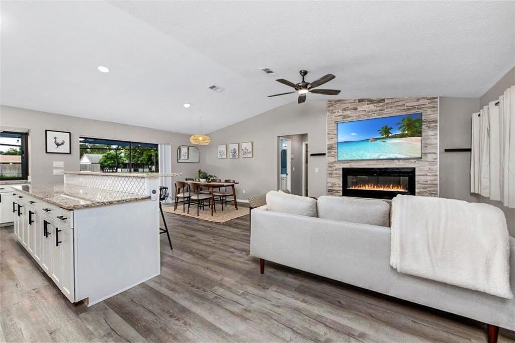 1481 Sw Gastador Ave - Photo 6 of 13