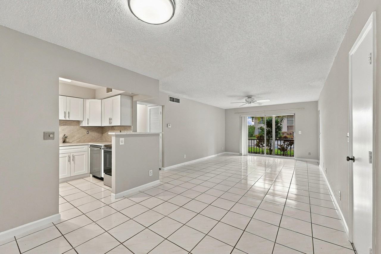 9935 Pineapple Tree Dr #108 - Photo 6 of 31