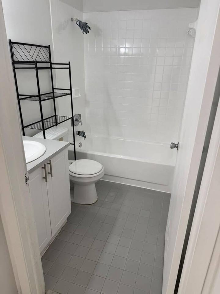 2223 Taylor St #5 - Photo 5 of 9