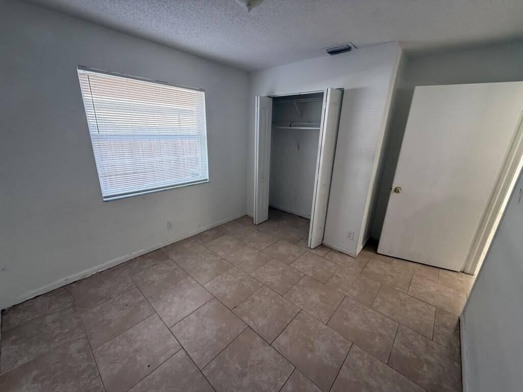 2223 Taylor St #5 - Photo 6 of 9