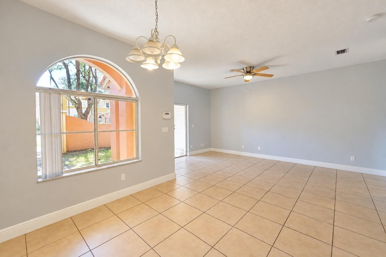 1405 S Santa Catalina Cir - Photo 4 of 31