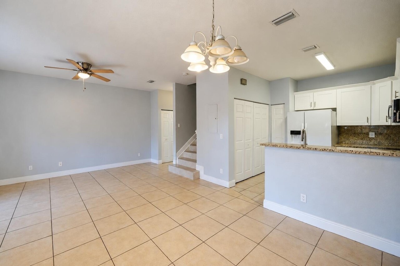 1405 S Santa Catalina Cir - Photo 5 of 31