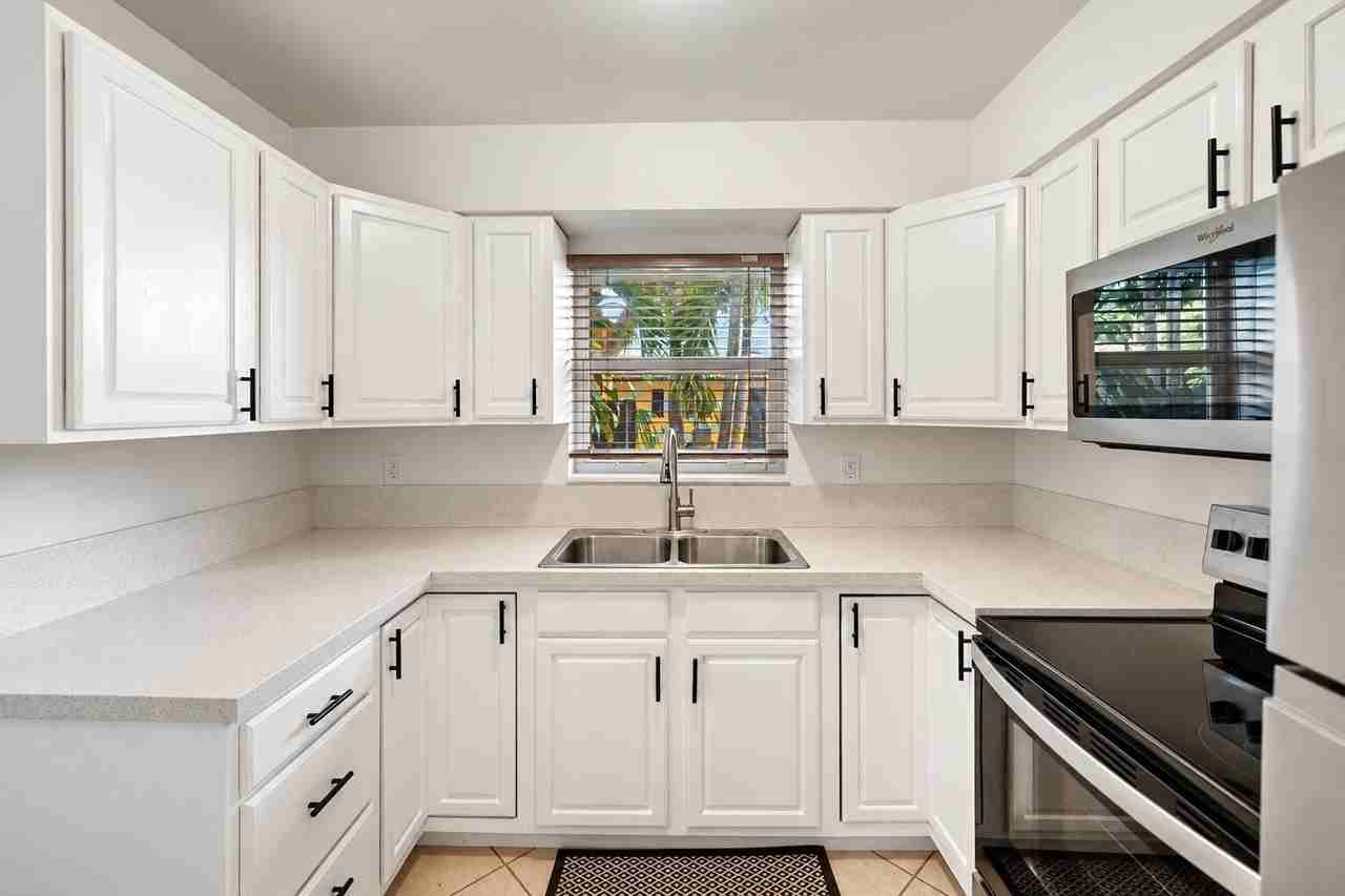 612 Ne 11th Ave #1 - Photo 4 of 12