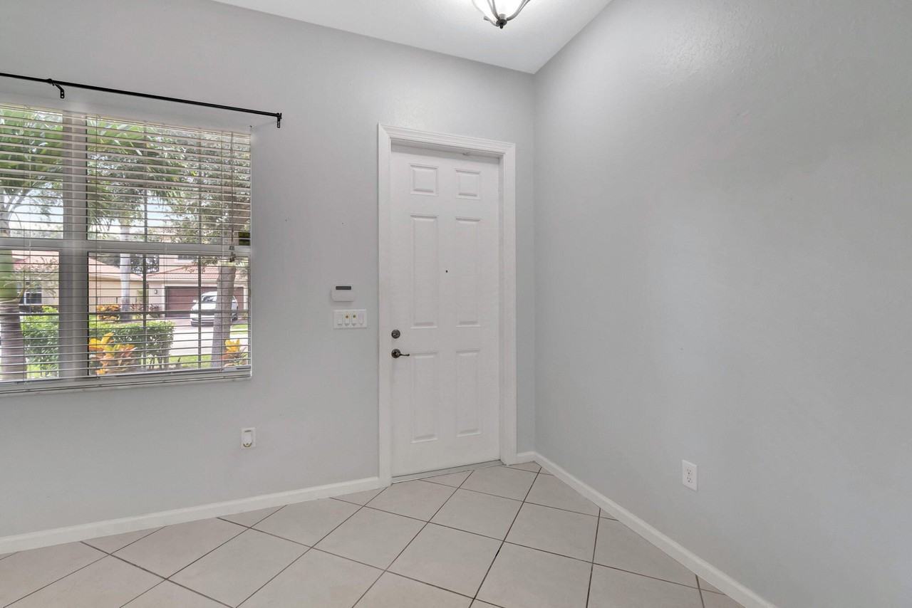 10947 Bitternut Hickory Ln - Photo 5 of 50