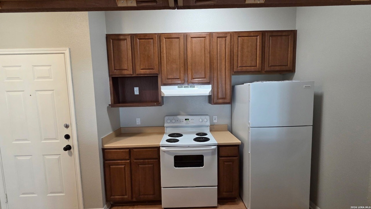 501 Dukeway #4 - Photo 7 of 24