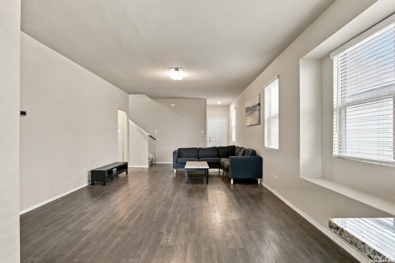 10562 Green Lake Dr - Photo 5 of 15