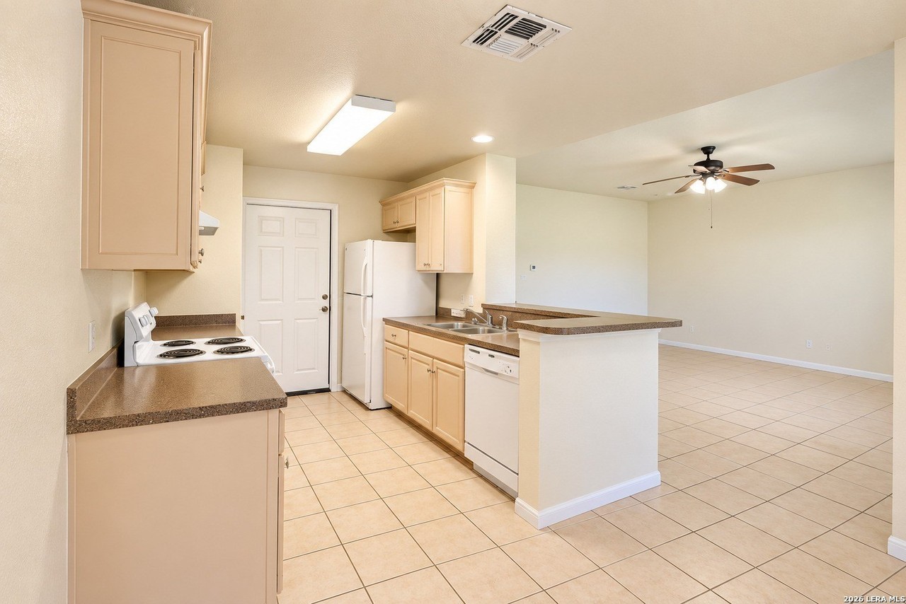 431 4th St - Photo 3 of 21