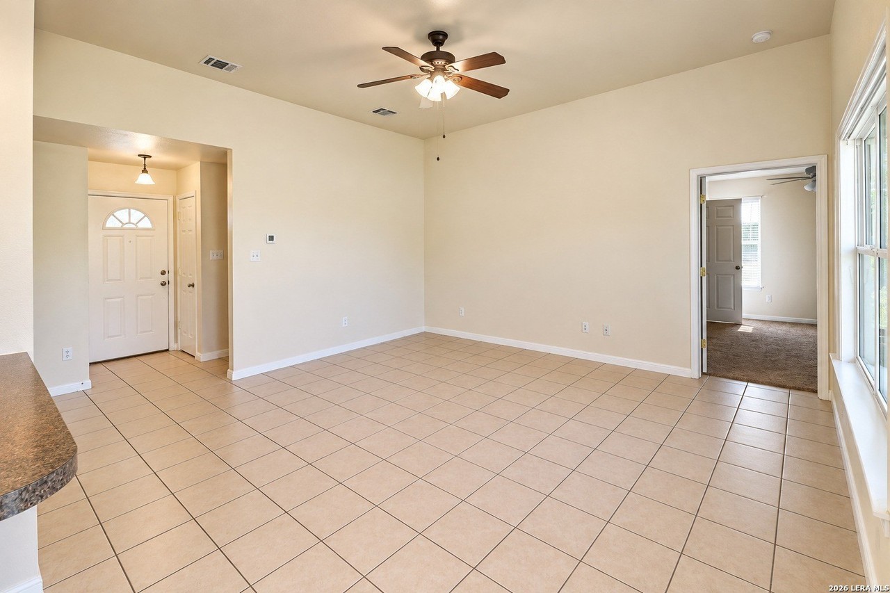 431 4th St - Photo 5 of 21