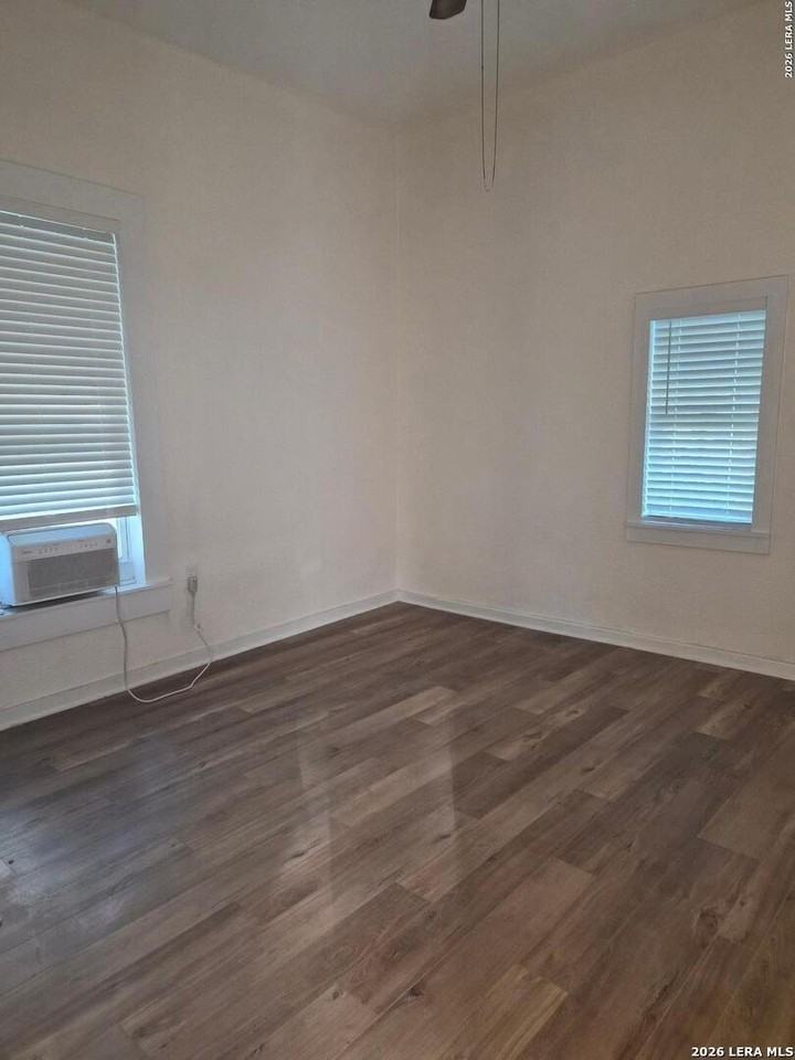 122 Lone Star Blvd - Photo 7 of 13