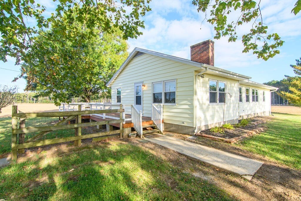 32698 Elmore Rd - Photo 2 of 28