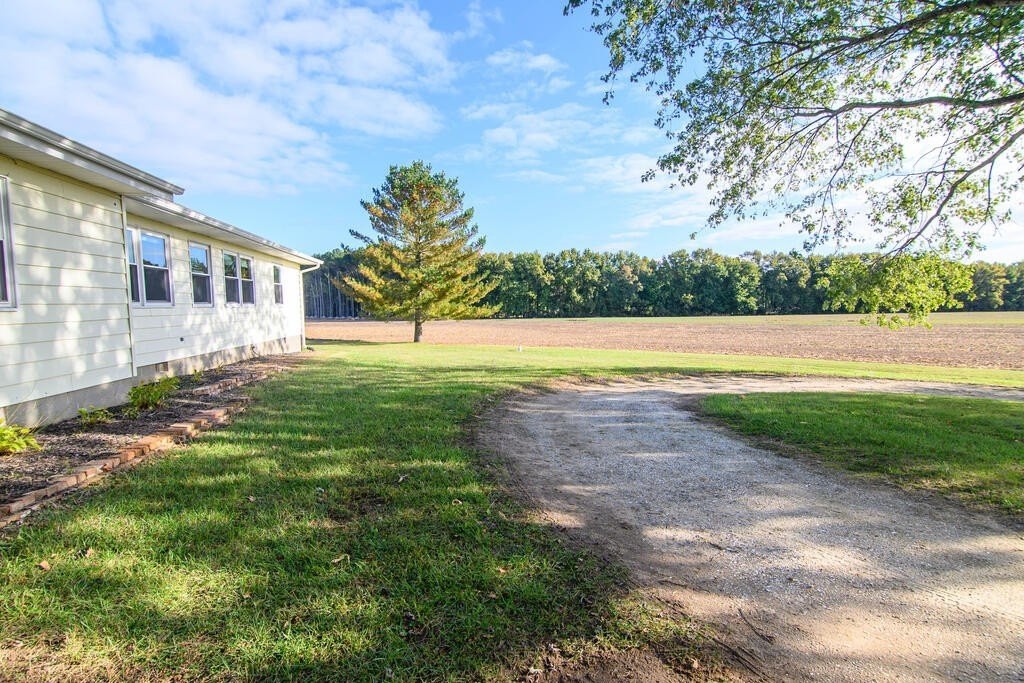 32698 Elmore Rd - Photo 3 of 28