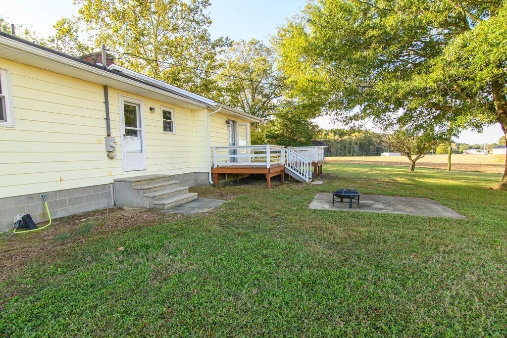 32698 Elmore Rd - Photo 7 of 28