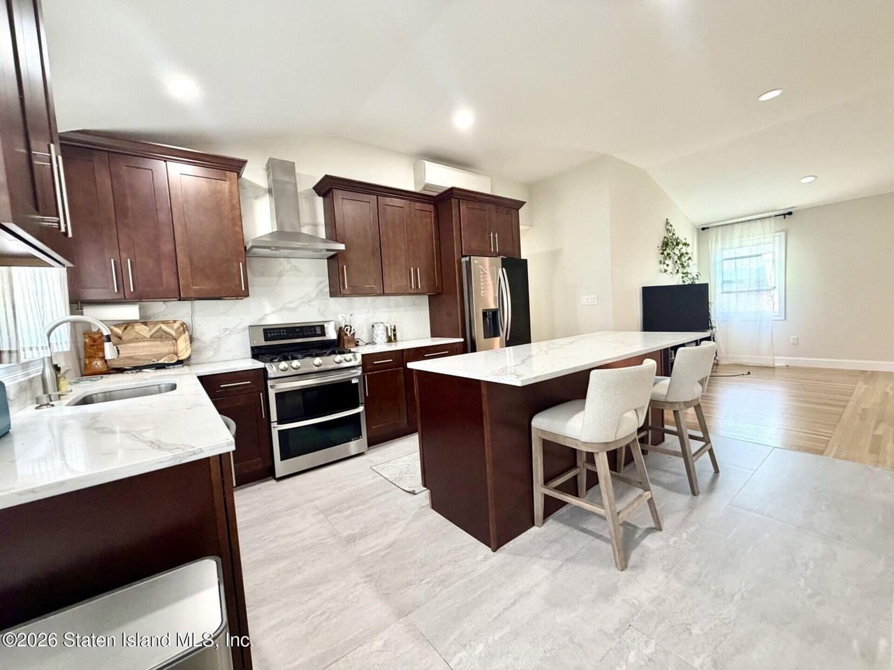 388 Buel Ave - Photo 3 of 11
