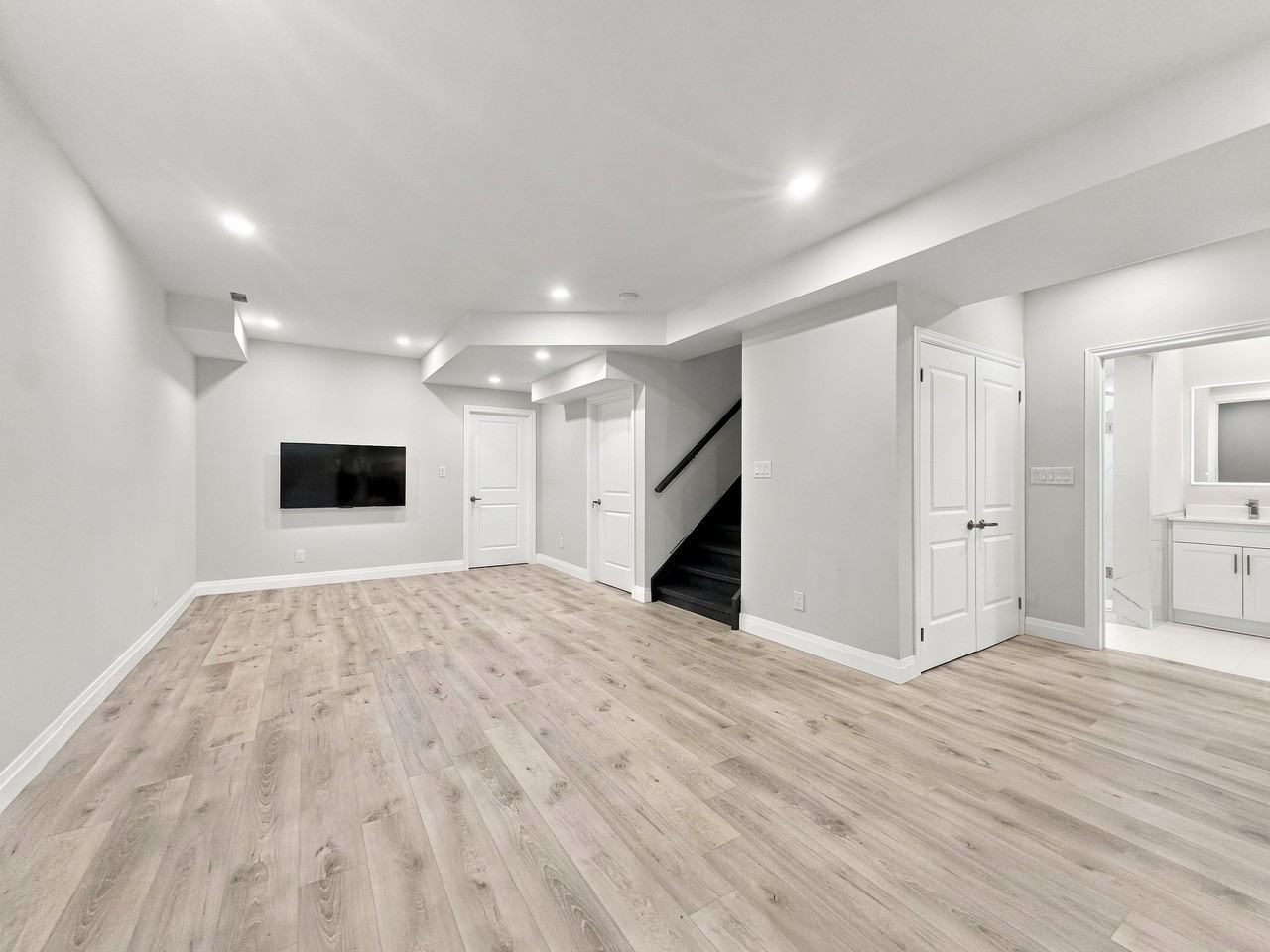 1087 Edgeleigh Avenue - Photo 6 of 16