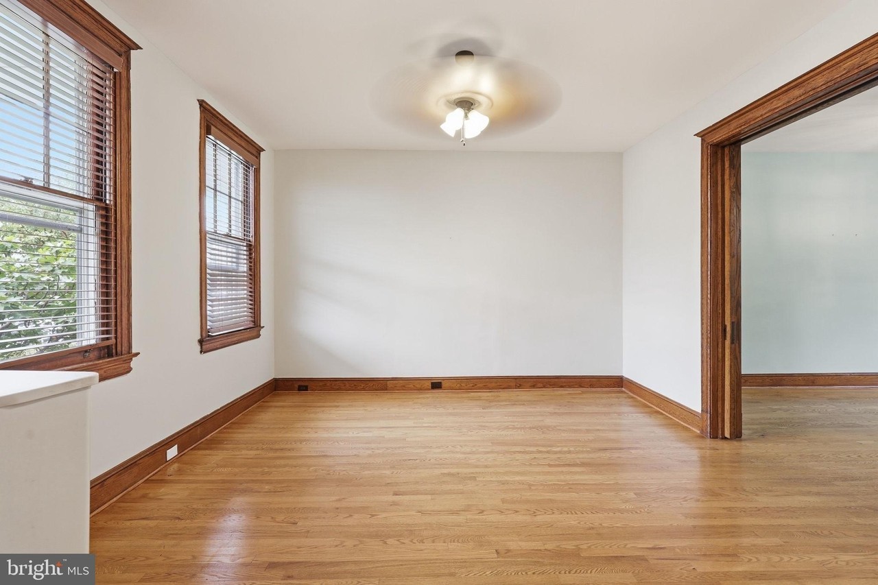 457 Luray Pl Nw - Photo 2 of 21