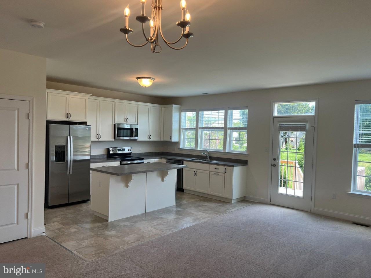 212 Grove View Dr - Photo 2 of 13