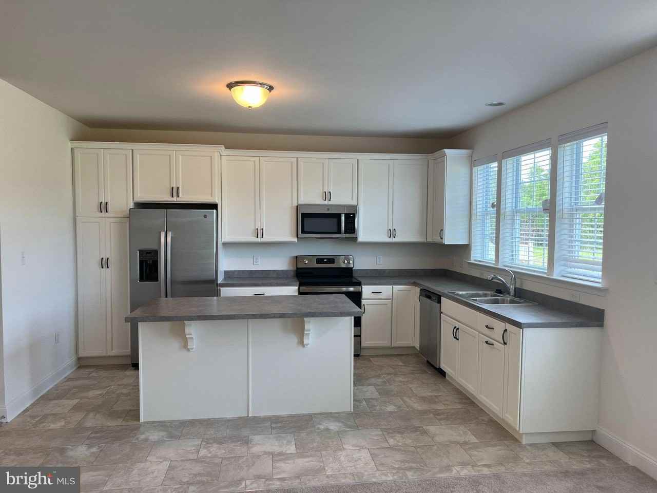212 Grove View Dr - Photo 3 of 13