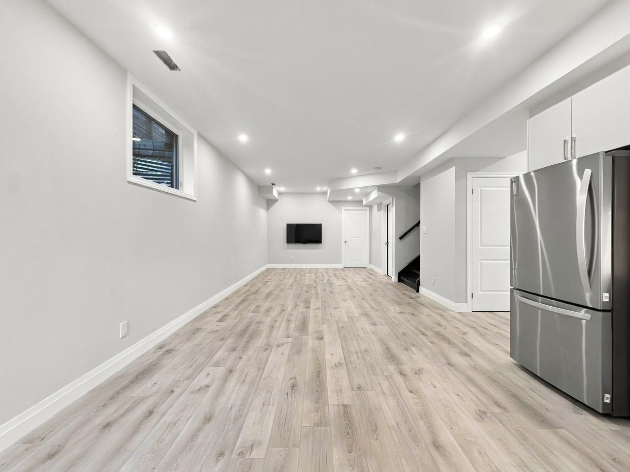 1087 Edgeleigh Avenue - Photo 7 of 16