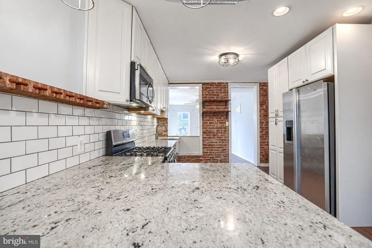 808 S Linwood Ave - Photo 6 of 20