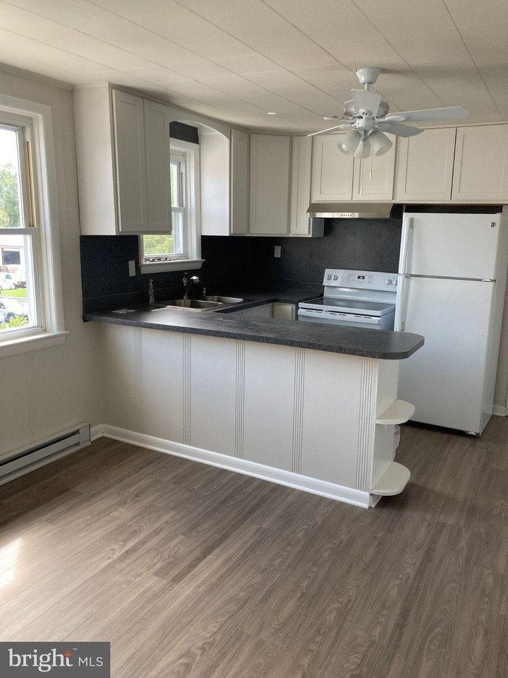 1232N N Main St #4 - Photo 2 of 10