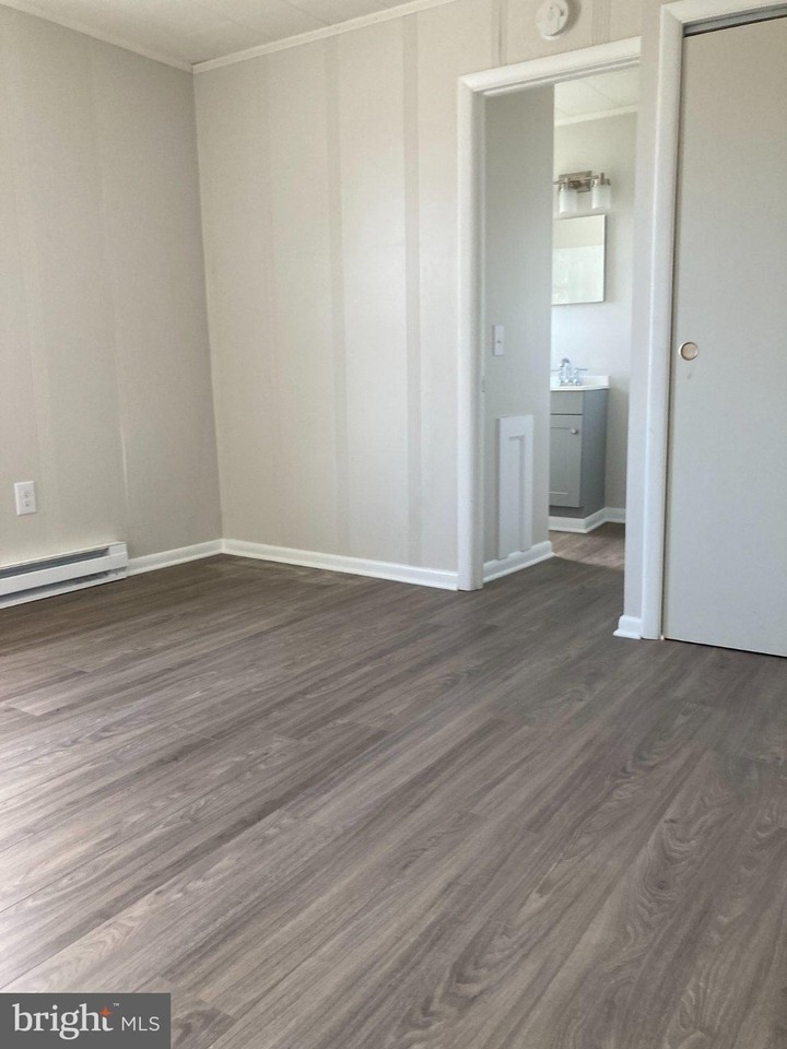 1232N N Main St #4 - Photo 3 of 10
