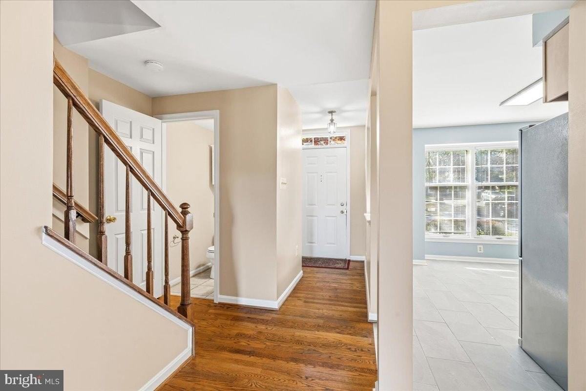 7991 Windsail Ct - Photo 3 of 37