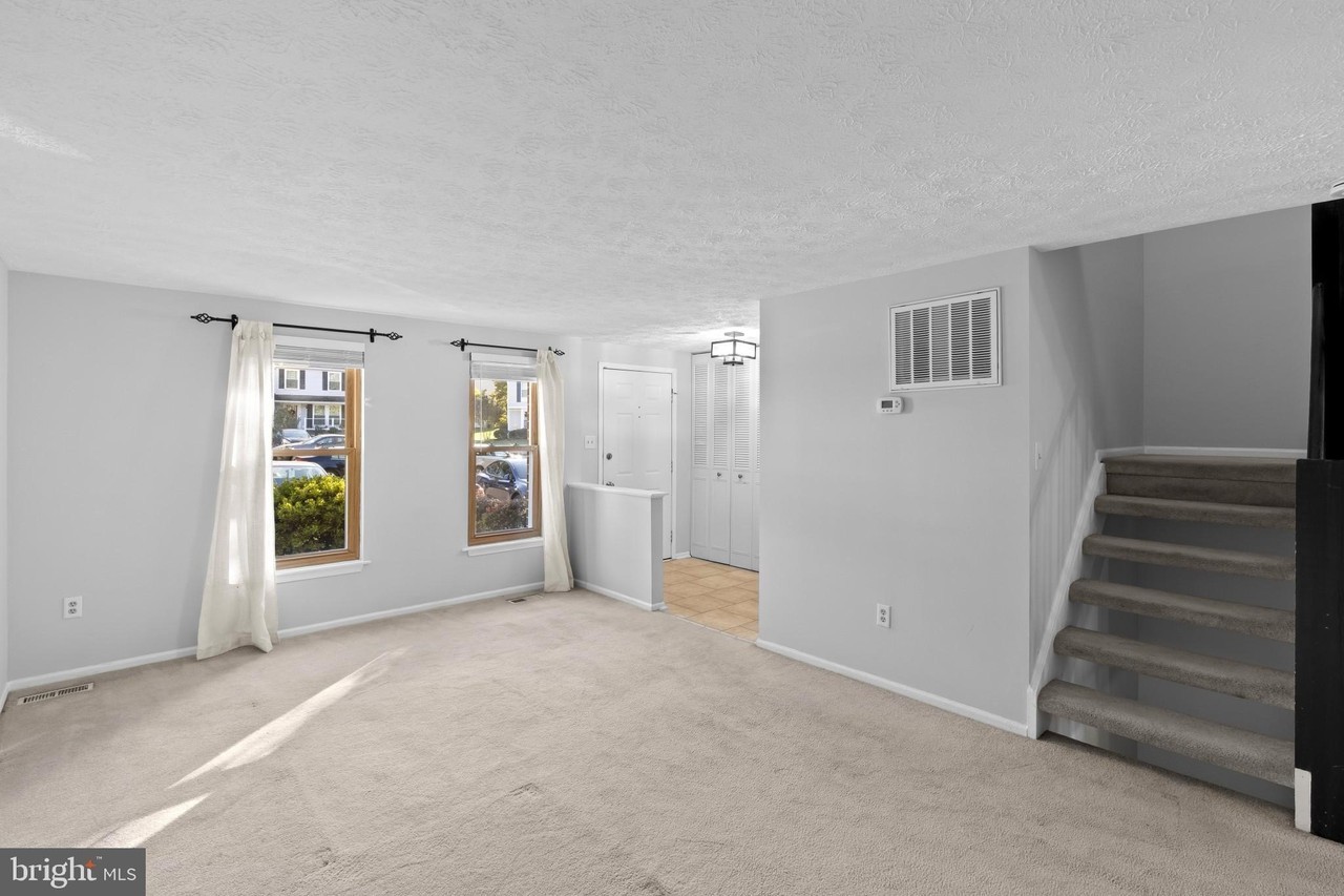 7515 Summer Blossom Ln - Photo 3 of 37