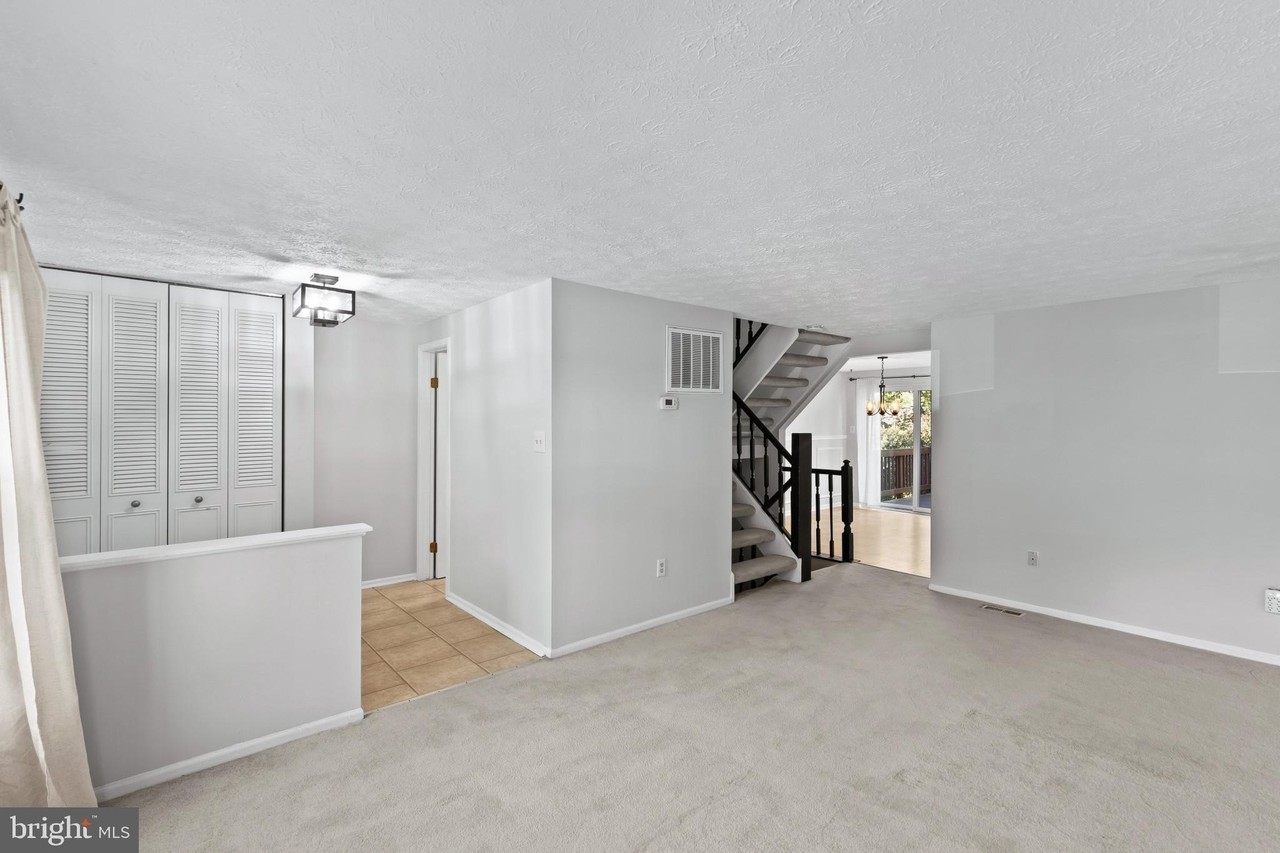 7515 Summer Blossom Ln - Photo 4 of 37