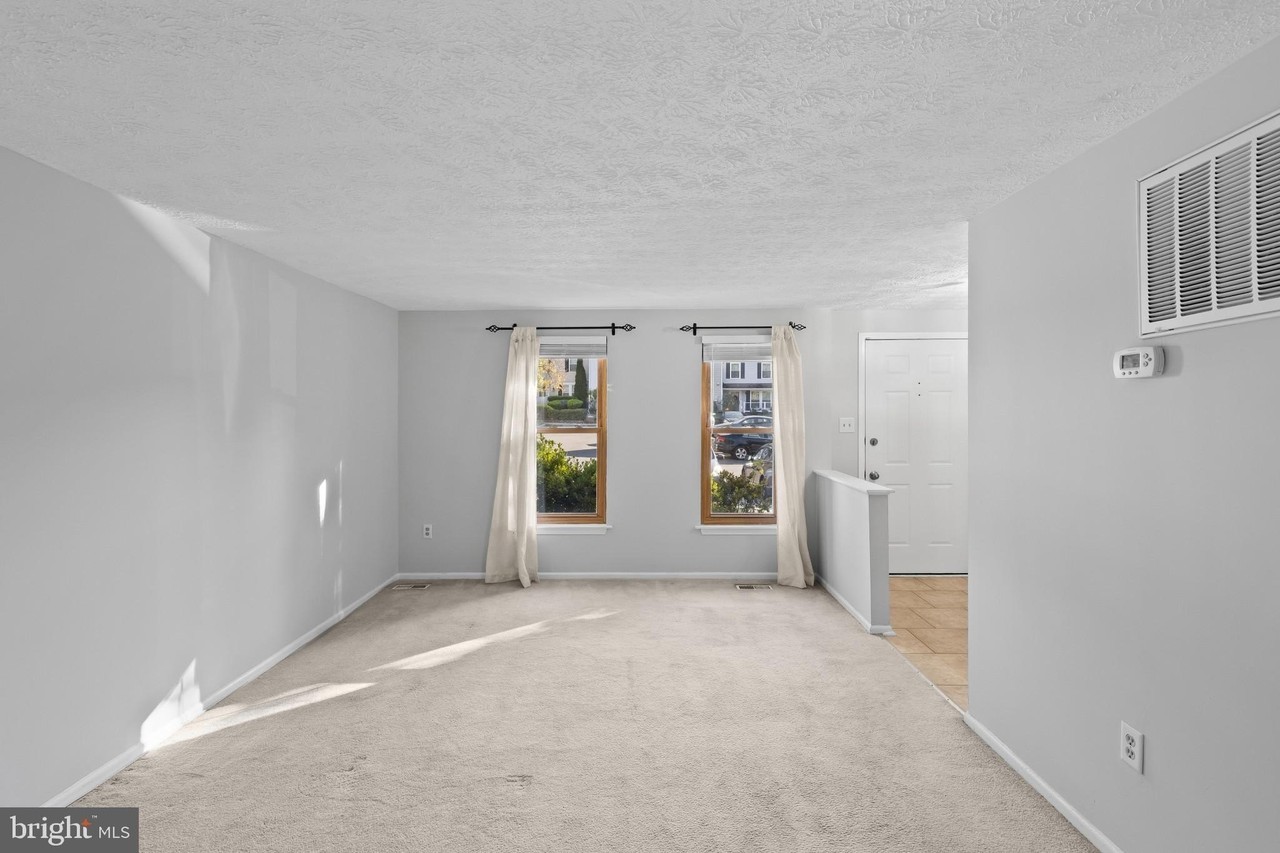 7515 Summer Blossom Ln - Photo 6 of 37