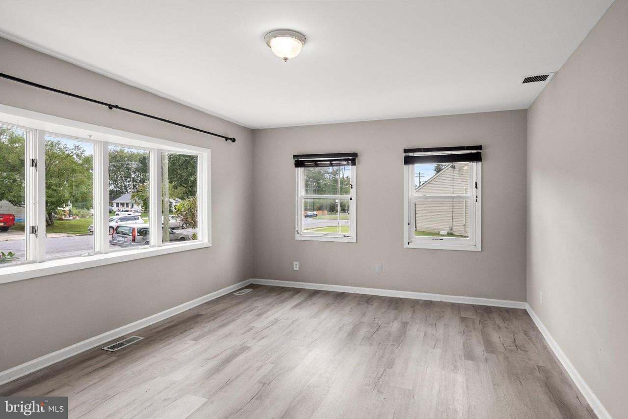 91 Baker Blvd - Photo 7 of 29