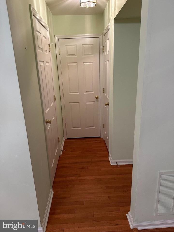 193 Fountayne Ln - Photo 2 of 15